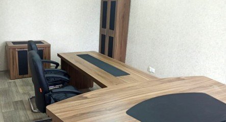 Офисный стол с приставкой